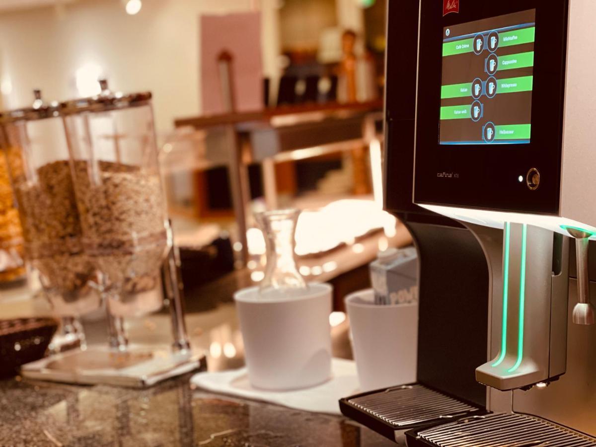 Maifeld Sport- Und Tagungshotel فرل المظهر الخارجي الصورة