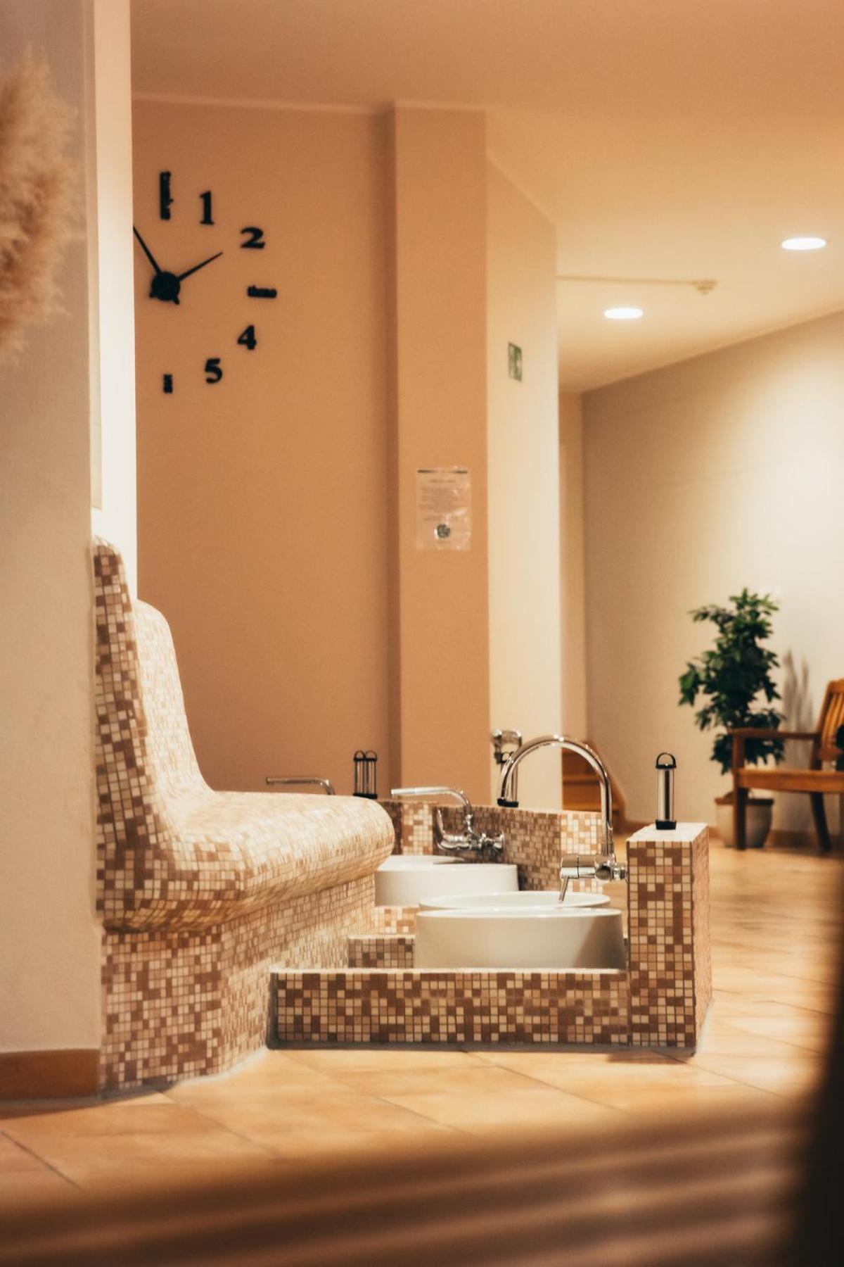 Maifeld Sport- Und Tagungshotel فرل المظهر الخارجي الصورة